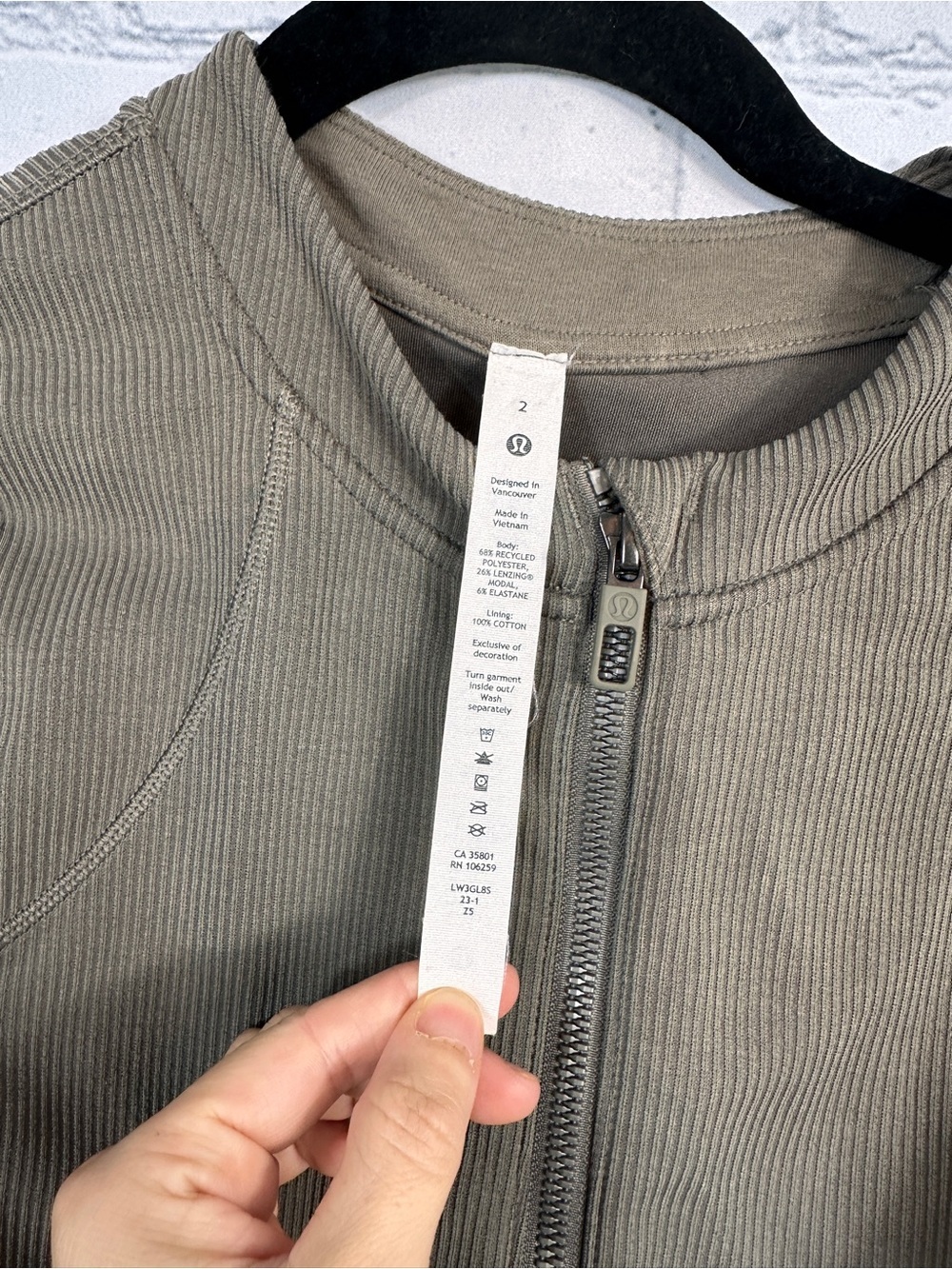 Lululemon Ribbed Softstreme Cropped Jacket size 2 - Picture 2 of 7